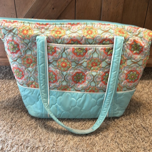 Cinda b tote - Picture 2 of 3